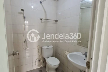 Bathroom 3BR Signature Park Grande Apartment at Tower Light