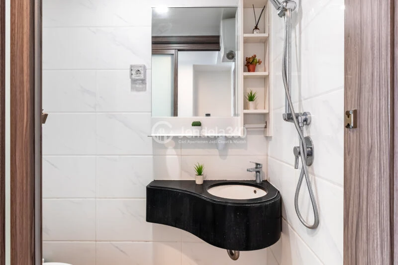 Bathroom Studio Sky House BSD Apartment at Tower Leonie