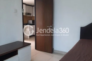Bedroom Middle Floor 1BR Apartment with City View at Tamansari The Hive