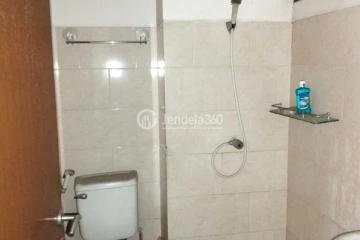 Bathroom Studio Apartment with  View at Margonda Residence