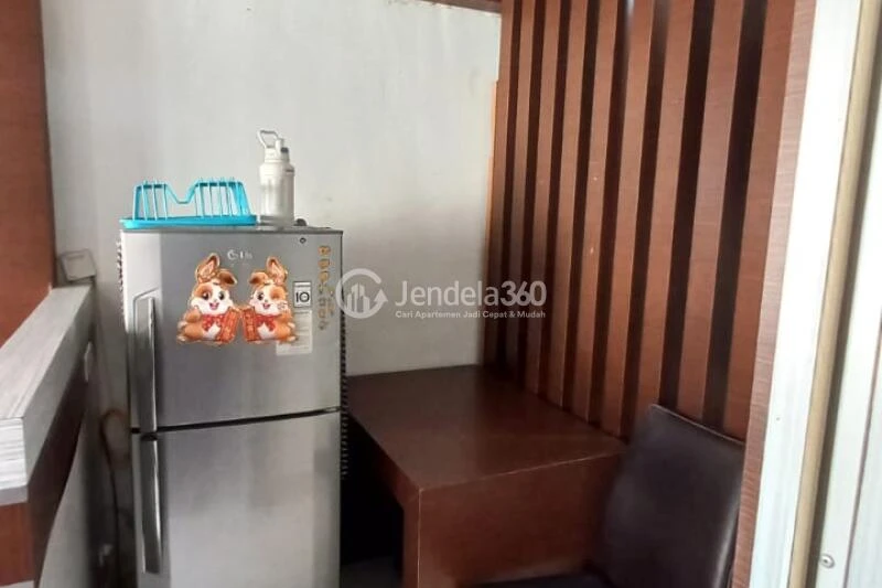 Kitchen 2BR Gateway Apartment at Middle Floor