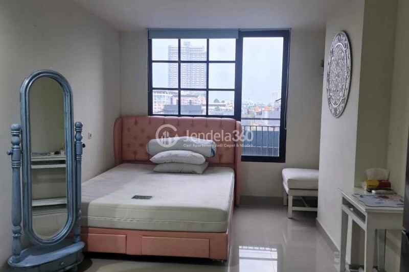 Bedroom Homey Studio Apartment at Evenciio Apartment Low Floor