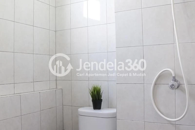 Bathroom Bintaro Park View Studio Fully Furnished