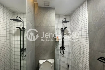 Bathroom Signature Park Apartment 1BR Fully Furnished