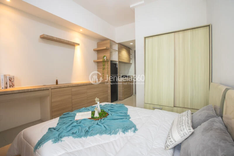 Bedroom An High Floor Studio Apartment with Exotic Pool with City View at Vasanta Innopark Apartment