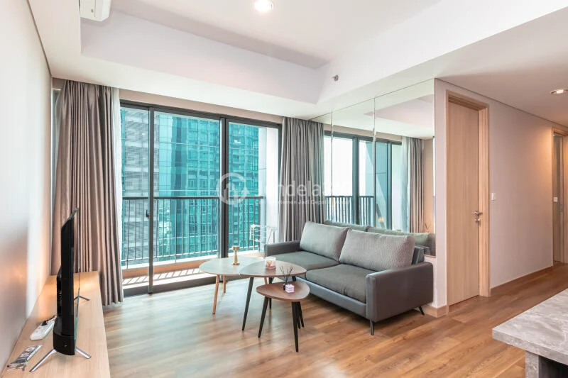 Living Room Relaxed 3BR Apartment High Floor with City View at Holland Village Apartment