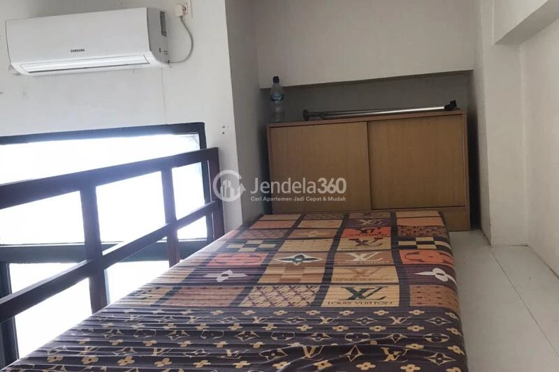 Bedroom Studio Apartment with  View at Dave Apartment