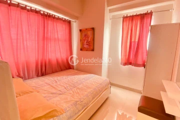 Bedroom Middle Floor 2BR Apartment with City View at Parkland Avenue Apartment