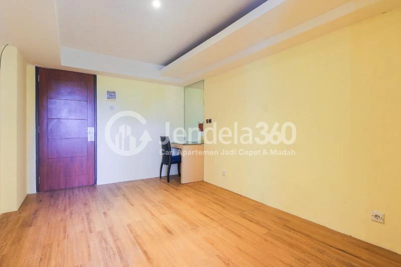 Bedroom Low-Cost Studio Apartment with City View at Kebagusan City Apartment