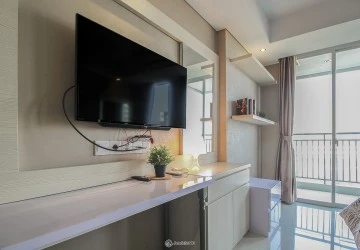 Living Room Studio Springhill Terrace Residence Apartment at Low Floor