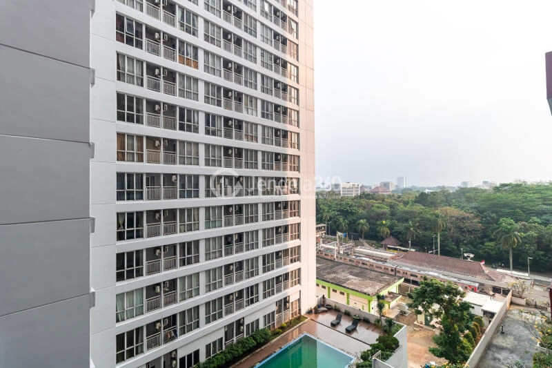 Balcony Flawless Studio Apartment Low Floor with  View at Taman Melati Margonda Apartment