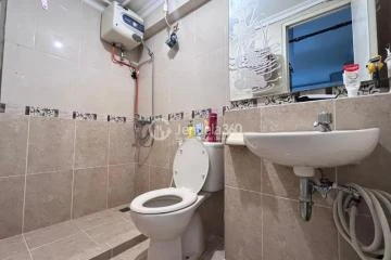 Bathroom Middle Floor 2BR Apartment with  View at Mediterania Garden Residence 1