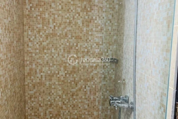 Bathroom Studio Apartment with City View at Great Western Resort