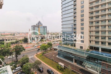 Balcony 2BR Signature Park Apartment at Tower TB