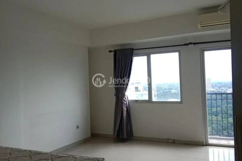 Bedroom Low Floor Studio Apartment with University of Indonesia View at Park View Condominium
