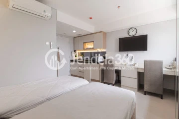 Bedroom Low Floor Studio Apartment with City View at Samesta Mahata Margonda Apartment