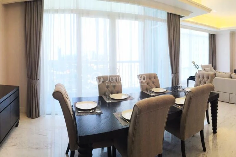 Dining Room Simply Look 2BR Apartment Middle Floor with City View at Botanica Apartment