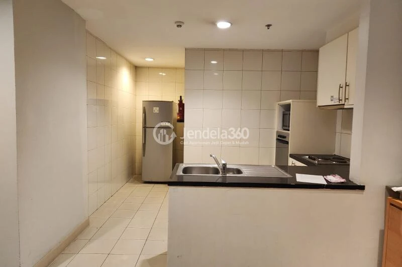 Kitchen 2BR Apartment with City View at Somerset Permata Berlian Residence