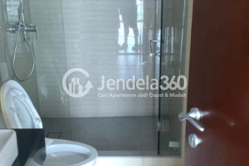 Bathroom Trendy 3BR Apartment High Floor with City View at The Kensington Royal Suites