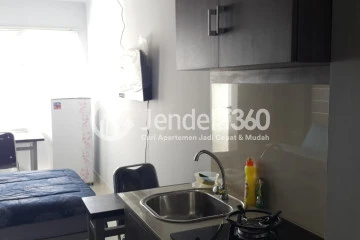 Kitchen Middle Floor Studio Apartment with City View at Easton Park Residence Jatinangor