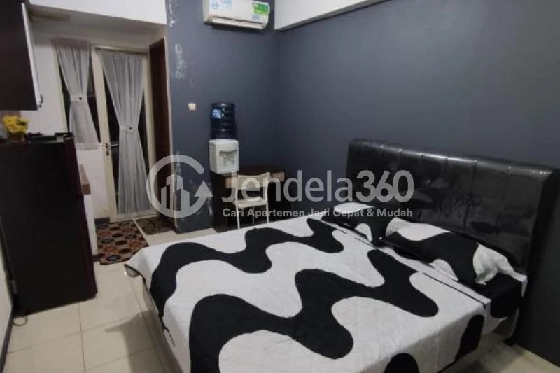 Bedroom Studio Green Lake View Apartment at Low Floor