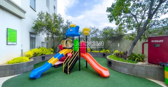 Outdoor Playground - Green Lake Sunter Apartment