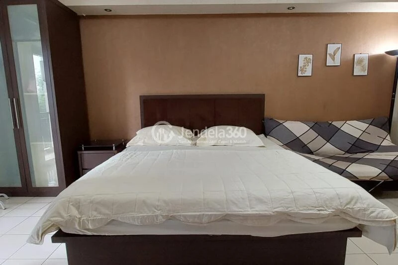 Bedroom Simply Look Studio Apartment Low Floor with  View at Metropark Condominium