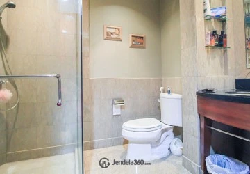 Bathroom Relaxed 3BR Apartment at Pakubuwono Residence Tower Basswood