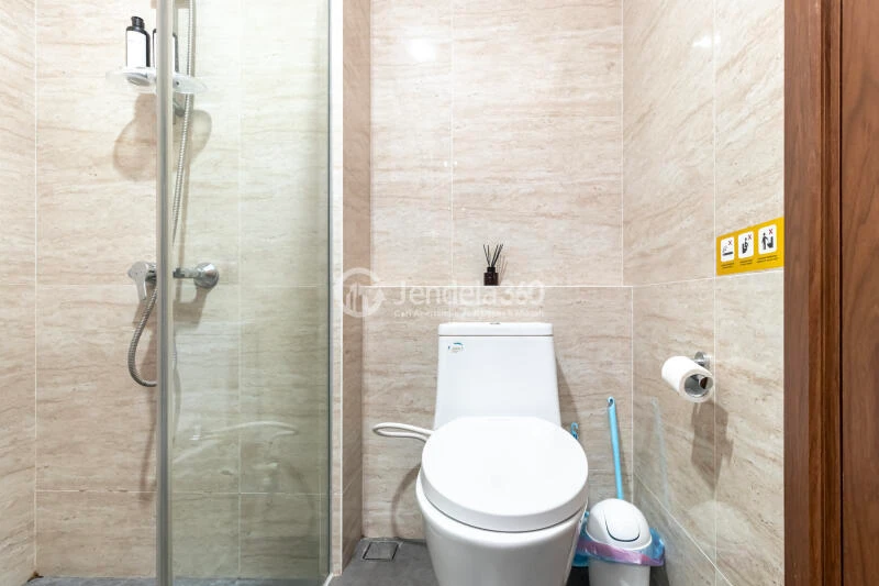 Bathroom Flawless Studio Apartment at Southgate Residence Tower Altuera