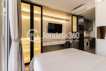 Bedroom Studio Apartment in The Premium Area with Exotic Pool at Gold Coast Apartment