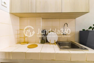 Kitchen Well Furnished and Relaxing Studio Apartment at Serpong Green View Apartment, Special Price!