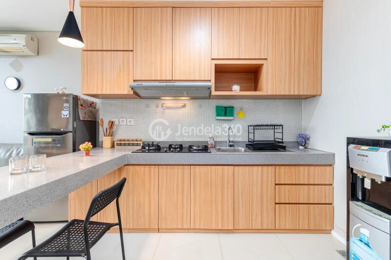 Kitchen 2BR Apartment with  View at Paddington Heights Apartment