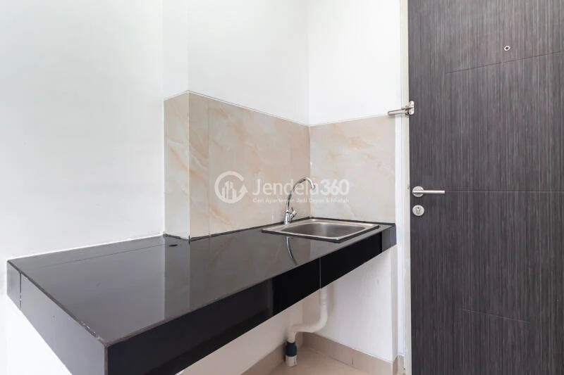 Kitchen Simply Look Studio Apartment Middle Floor with city View at Serpong Garden Apartment