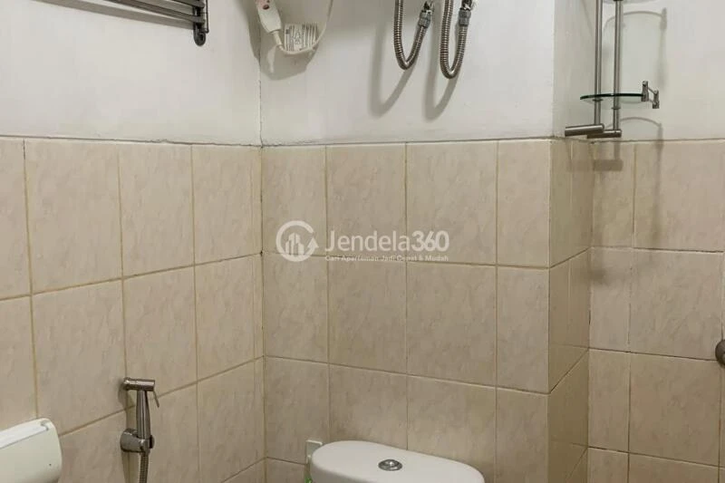 Bathroom Stylish Studio Apartment Low Floor with  View at Park View Condominium