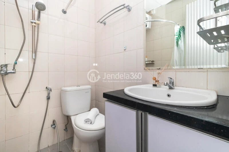 Bathroom Signature Park Grande 2BR Fully Furnished