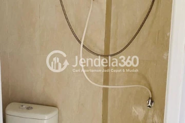 Bathroom Studio Green Lake View Depok Apartment at Tower Alamanda