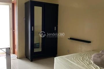 Bedroom Flawless Studio Apartment Low Floor with Barat View at Green Lake View Apartment