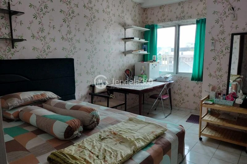 Bedroom Low Floor Studio Apartment with  View at Margonda Residence