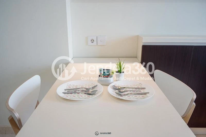 Dining Room Puri Orchard Apartment 2BR Fully Furnished
