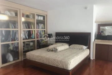 Bedroom Low Floor 1BR Apartment with  View at City Lofts Apartment