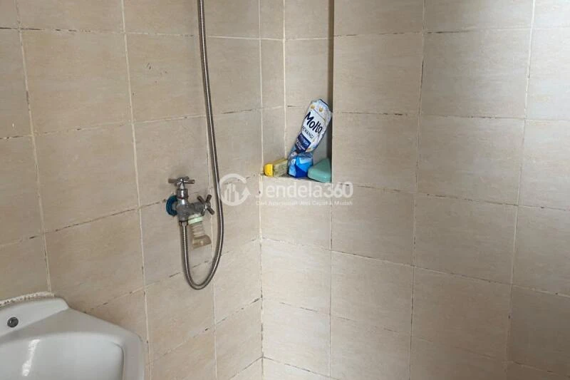 Bathroom 2BR Casablanca East Residence Apartment at Low Floor