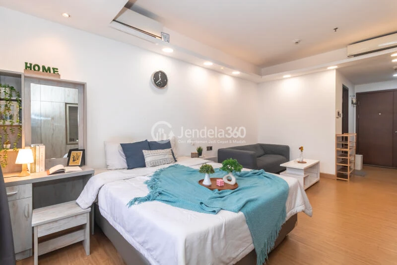 Bedroom Trendy Studio Apartment at The Crest West Vista Puri Tower The Crest