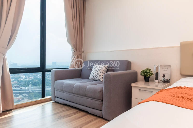 Bedroom Studio Southgate Residence Apartment at Middle Floor