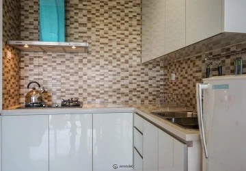 Kitchen 1BR Royale SpringHill Residence Apartment at Tower Bulgari