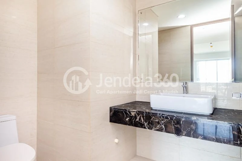 Bathroom 3 3BR Arandra Residence Apartment at High Floor