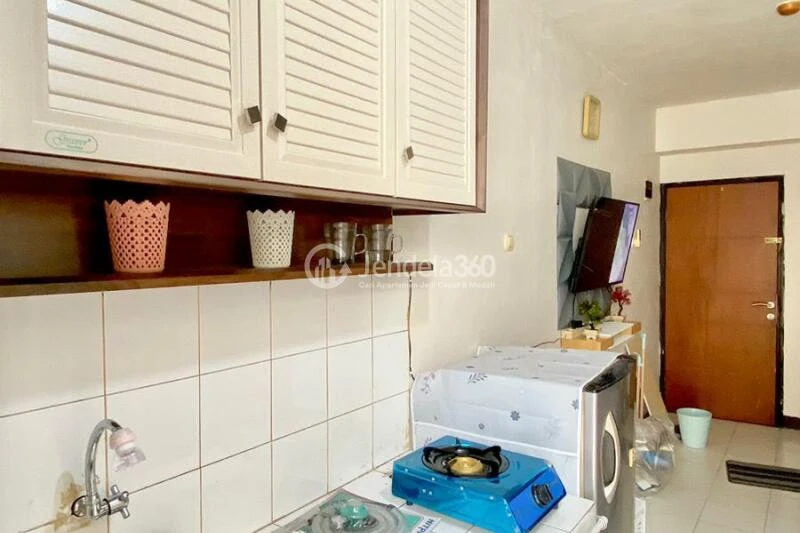 Kitchen Low Floor Studio Apartment with  View at Casablanca East Residence