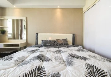 Bedroom Studio Springhill Terrace Residence Apartment at Low Floor