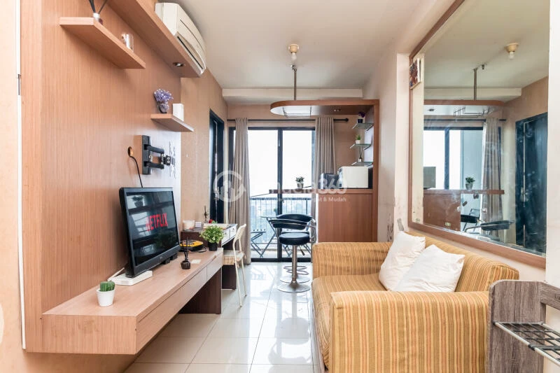 Living Room 2BR Apartment with City View at Cervino Village