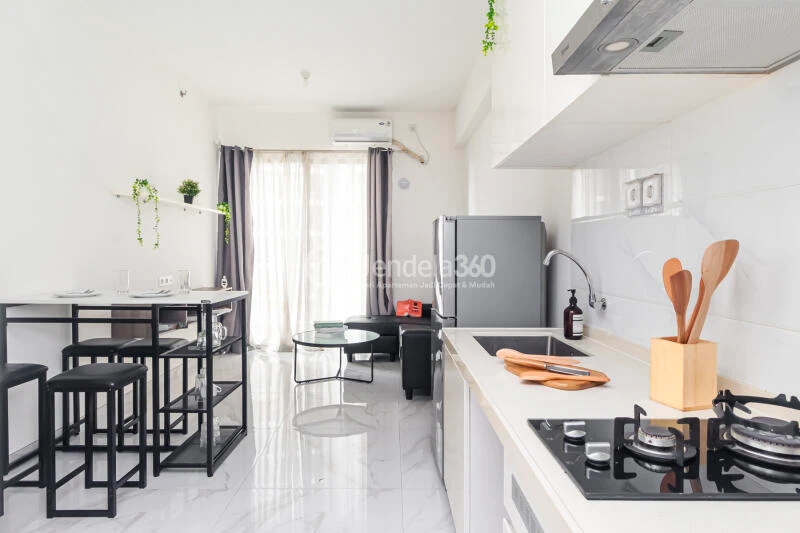 Kitchen Strategic 2BR Apartment in BSD Only 1 Min to Serpong-Balaraja Toll Road at Sky House BSD Apartment