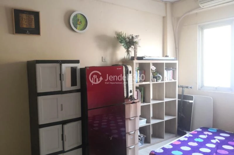 Bedroom Simply Look Studio Apartment Low Floor with  View at East Park Apartment